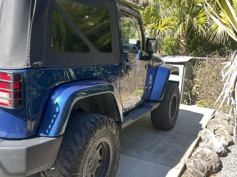 Used 2010 Jeep Wrangler Sahara image 5