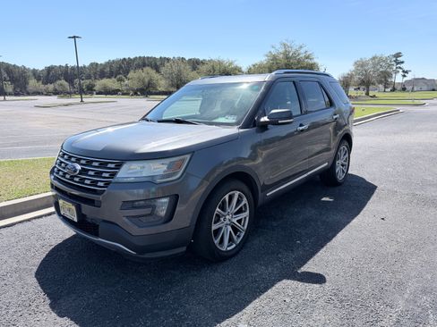 Used 2016 Ford Explorer Limited image 6