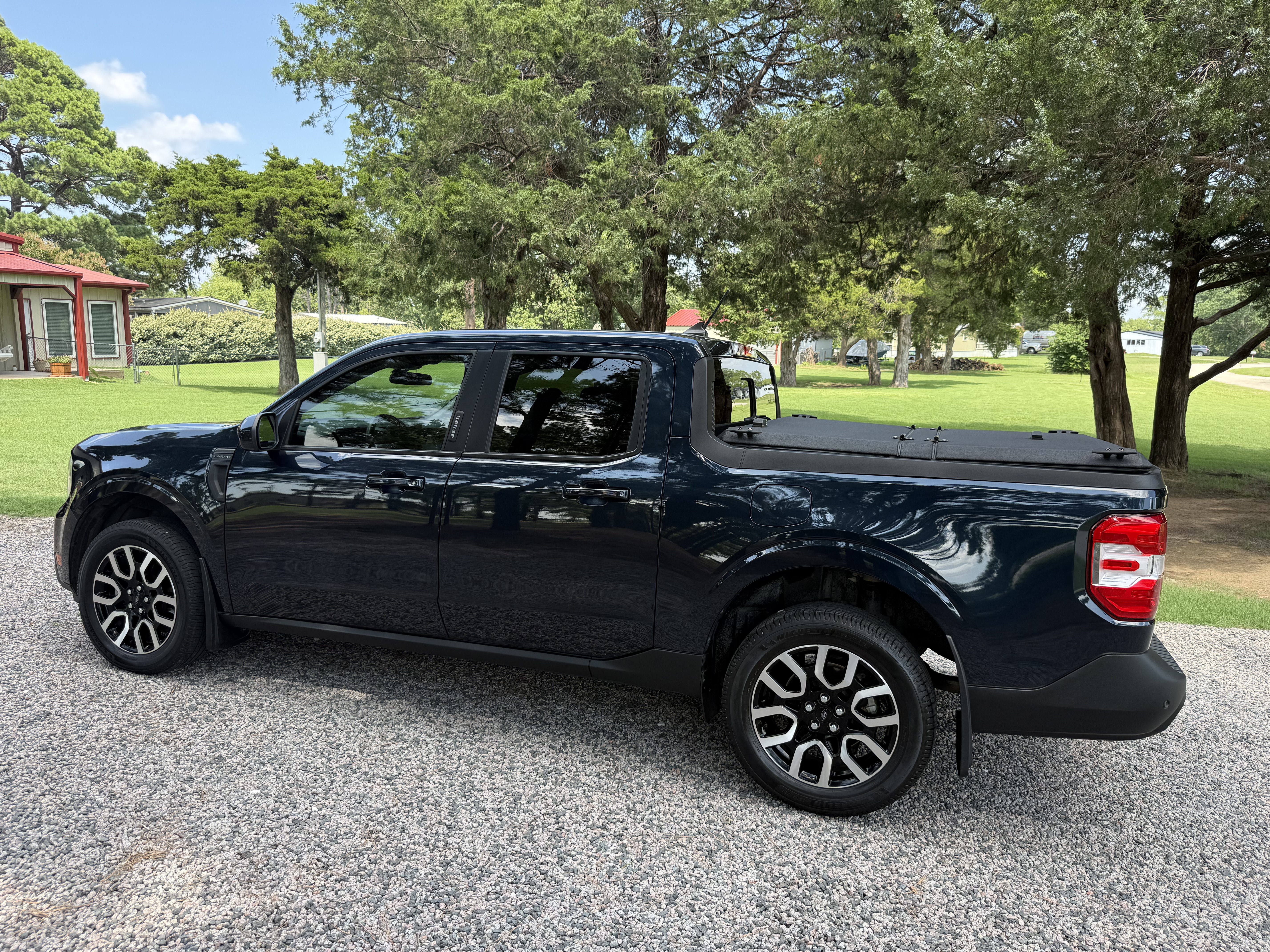 Used 2022 Ford Maverick Lariat w/ Lariat Luxury Package FWD image 4