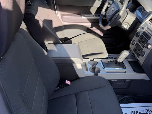 Used 2010 Ford Escape XLT FWD image 20
