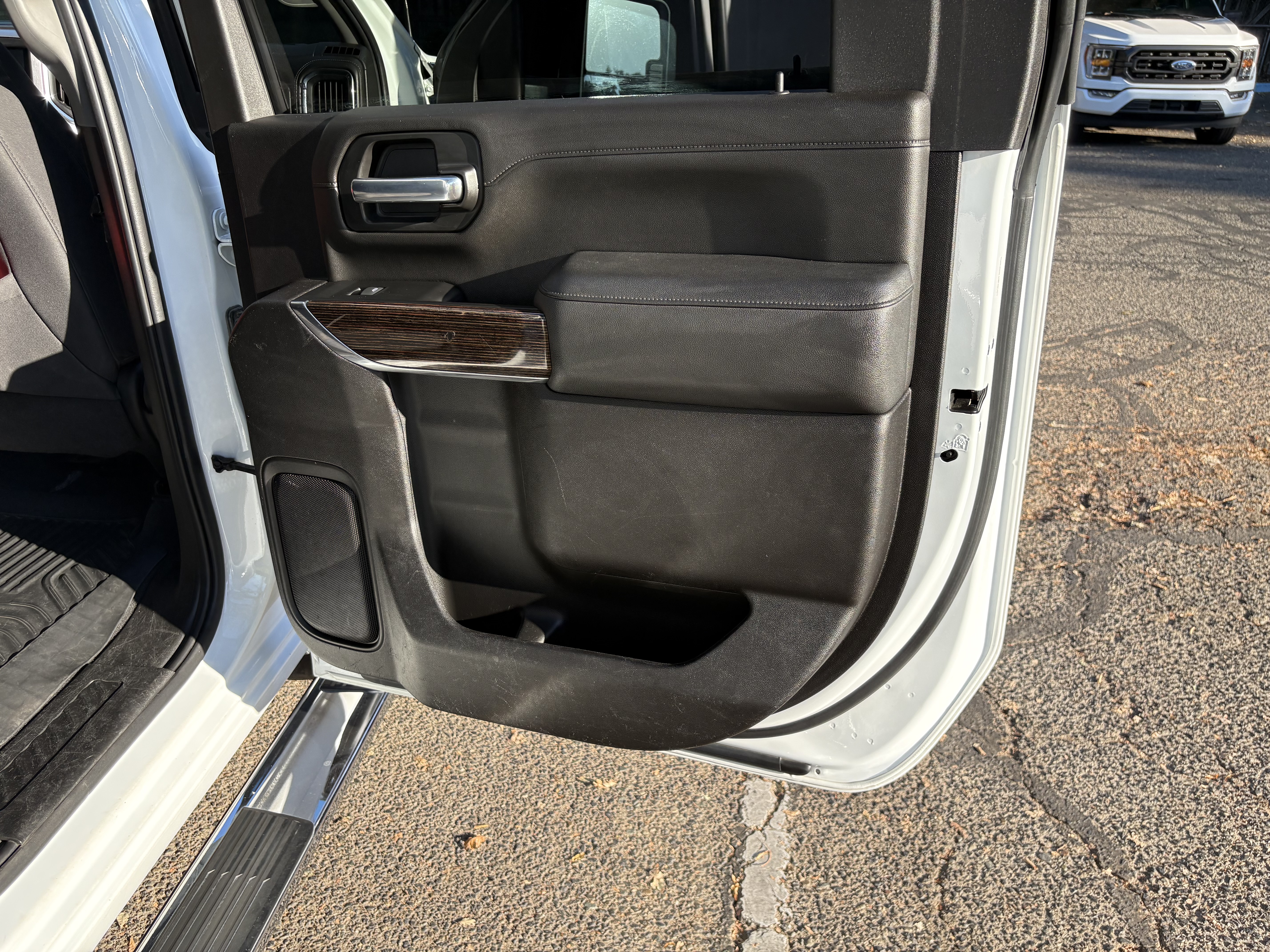 Used 2022 GMC Sierra 2500 SLE w/ SLE Value Package; AWD/4WD image 17