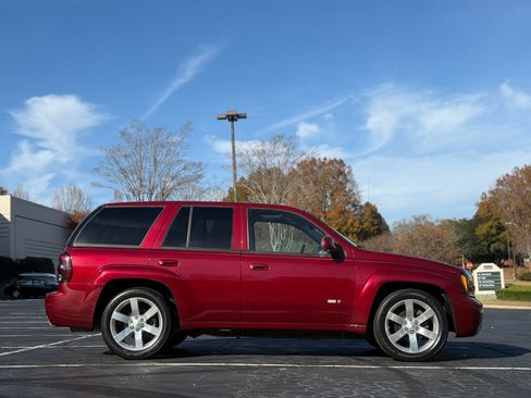 Used 2008 Chevrolet TrailBlazer SS w/ Sun And 6-Disc Cd Package image 9