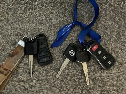 Used 2006 Nissan Sentra SE-R w/ (J01) Sunroof Pkg image 11