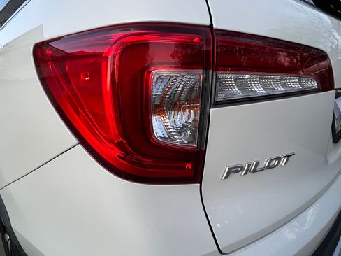 Used 2019 Honda Pilot Touring image 22