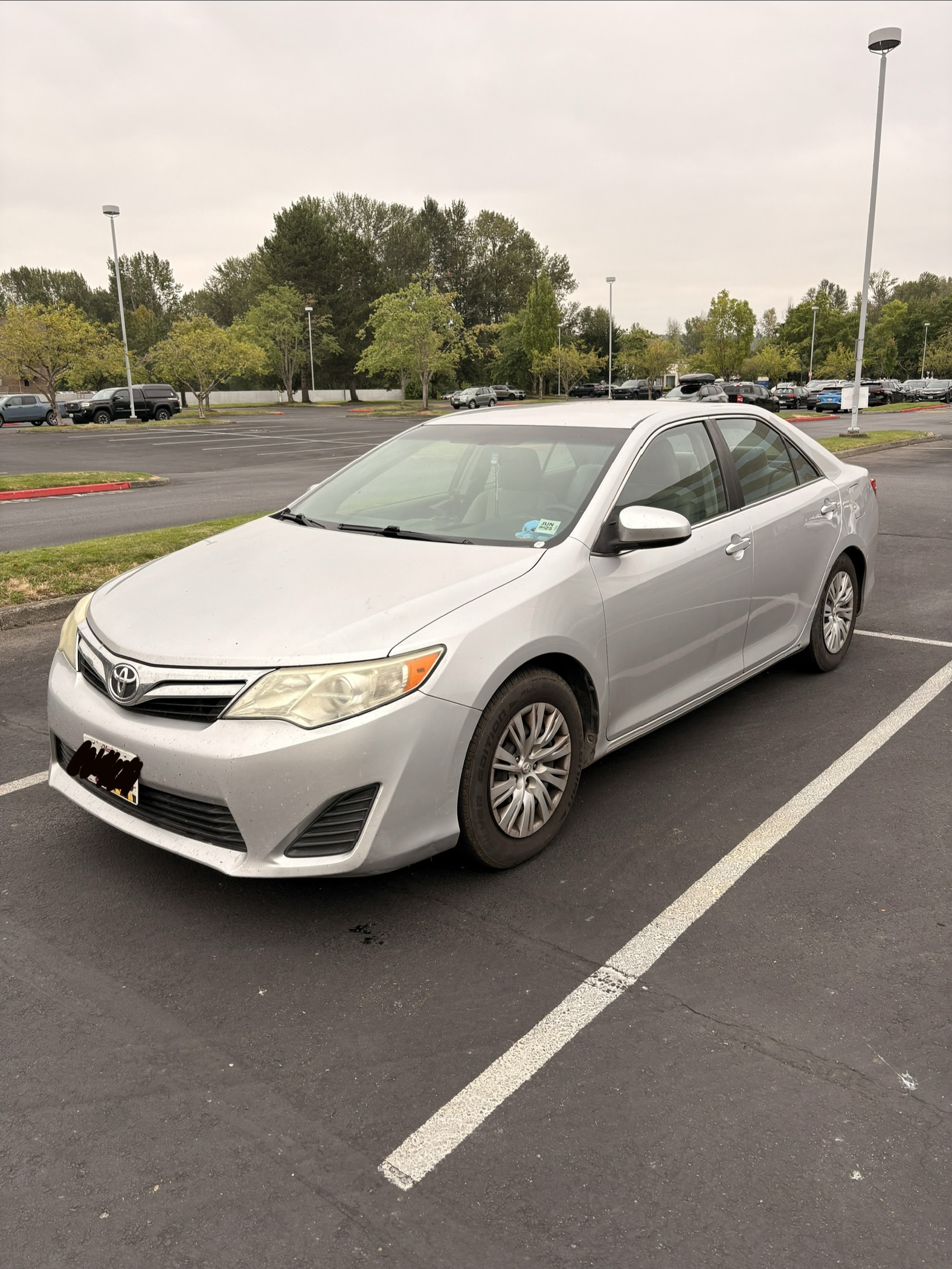 Used 2014 Toyota Camry LE FWD image 1