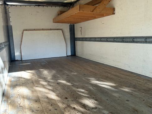 Used 2013 Ford E-350 and Econoline 350 Super Duty w/ Exterior Upgrade Pkg image 4