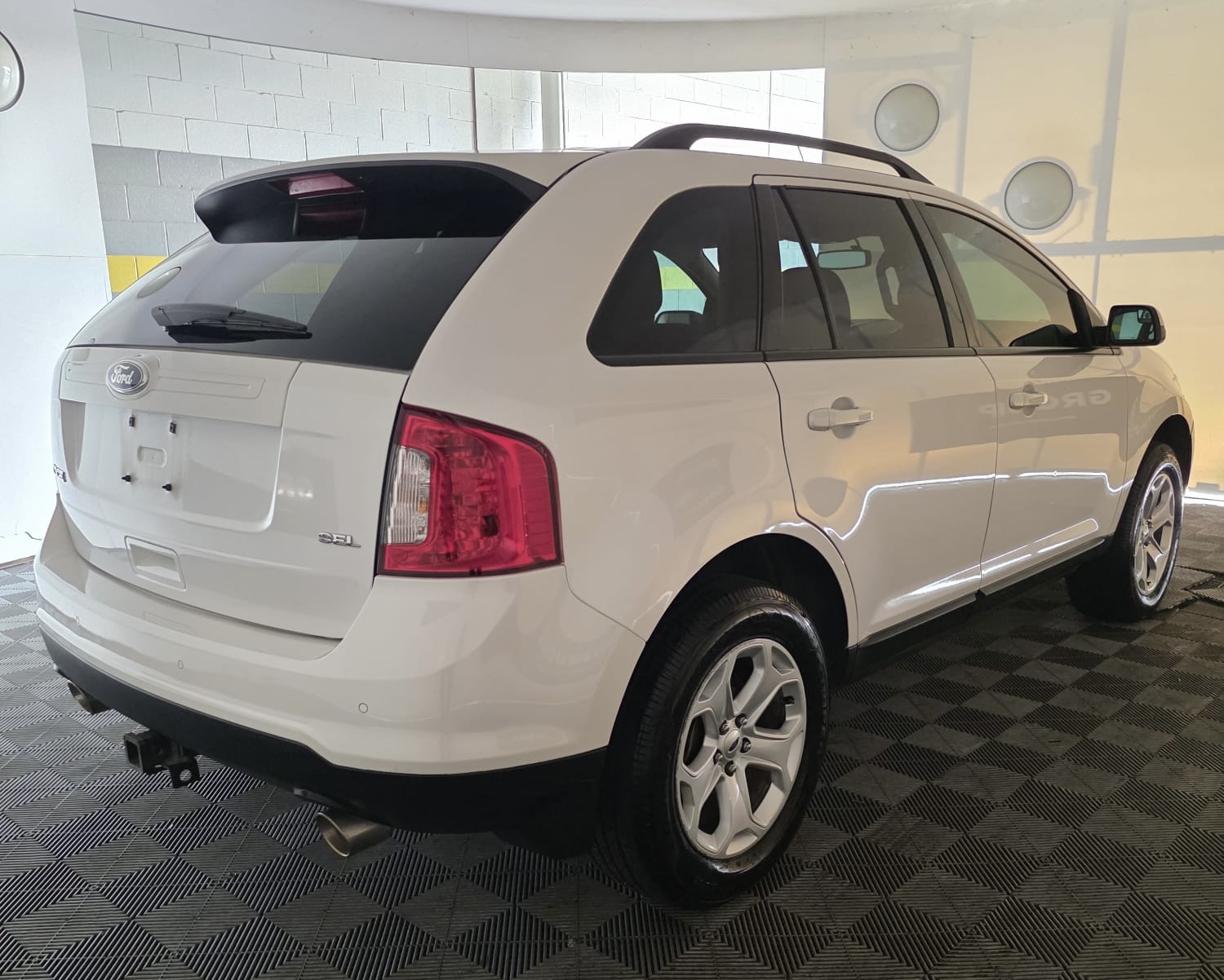 Used 2014 Ford Edge SEL FWD image 2