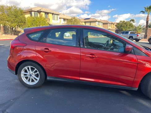 Used 2018 Ford Focus SE image 9