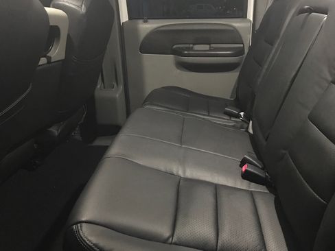 Used 2005 Ford F350 XLT image 7