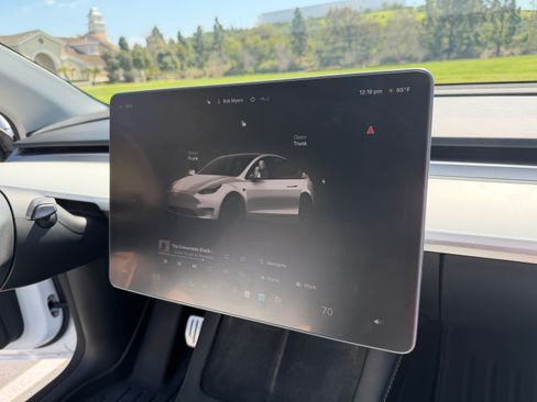 Used 2022 Tesla Model Y Performance image 15