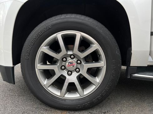 Used 2020 GMC Yukon XL Denali w/ Open Road Package image 18