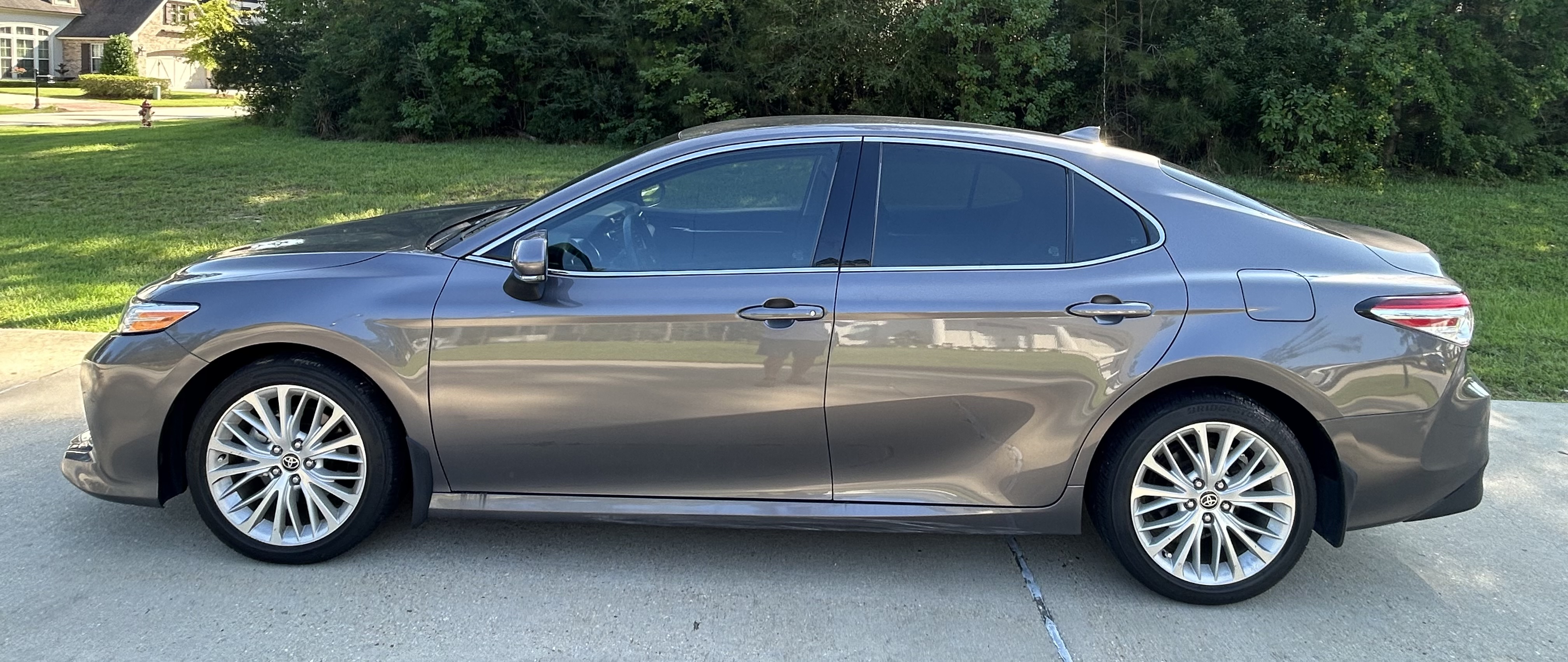 Used 2020 Toyota Camry XLE FWD image 5