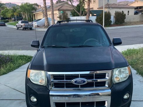 Used 2010 Ford Escape Limited AWD/4WD image 1