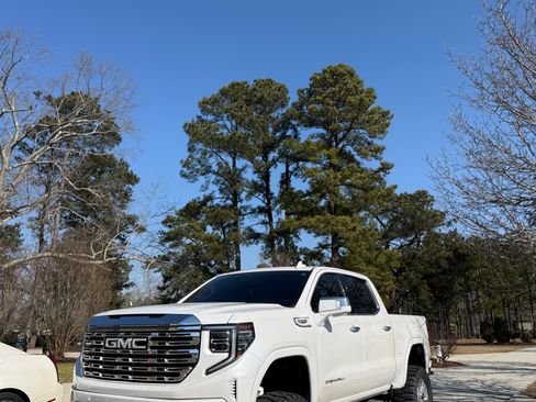 Used 2023 GMC Sierra 1500 Denali AWD/4WD image 4