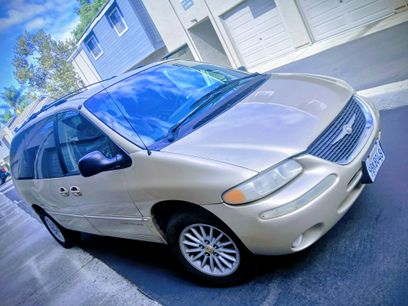 Used 2000 Chrysler Town & Country LXi