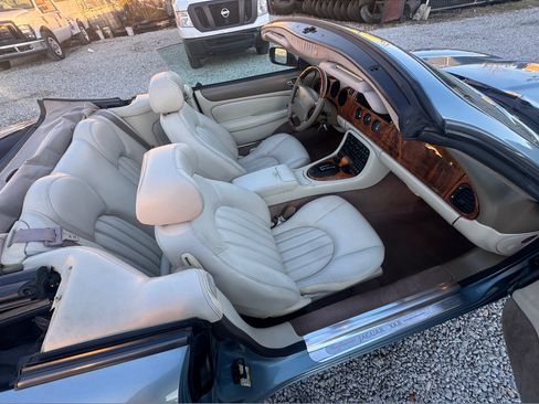 Used 2003 Jaguar XK8 Convertible image 11