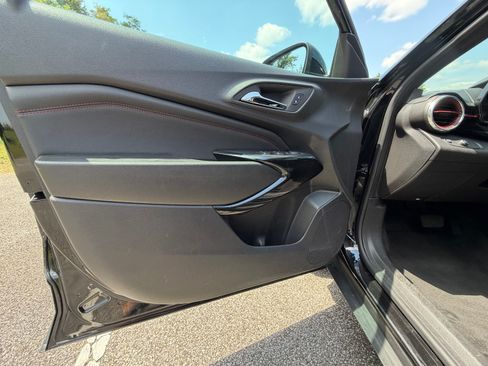 Used 2025 Chevrolet Trax RS w/ Sunroof Package FWD image 14