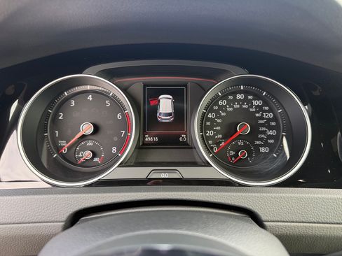 Used 2018 Volkswagen GTI SE image 23