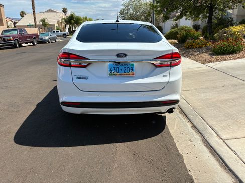 Used 2017 Ford Fusion Energi SE FWD image 8