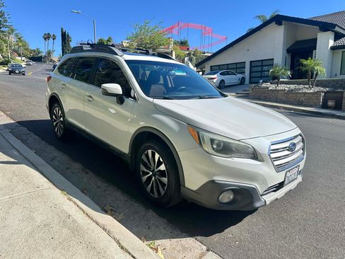 Used 2015 Subaru Outback 2.5i Limited image 1