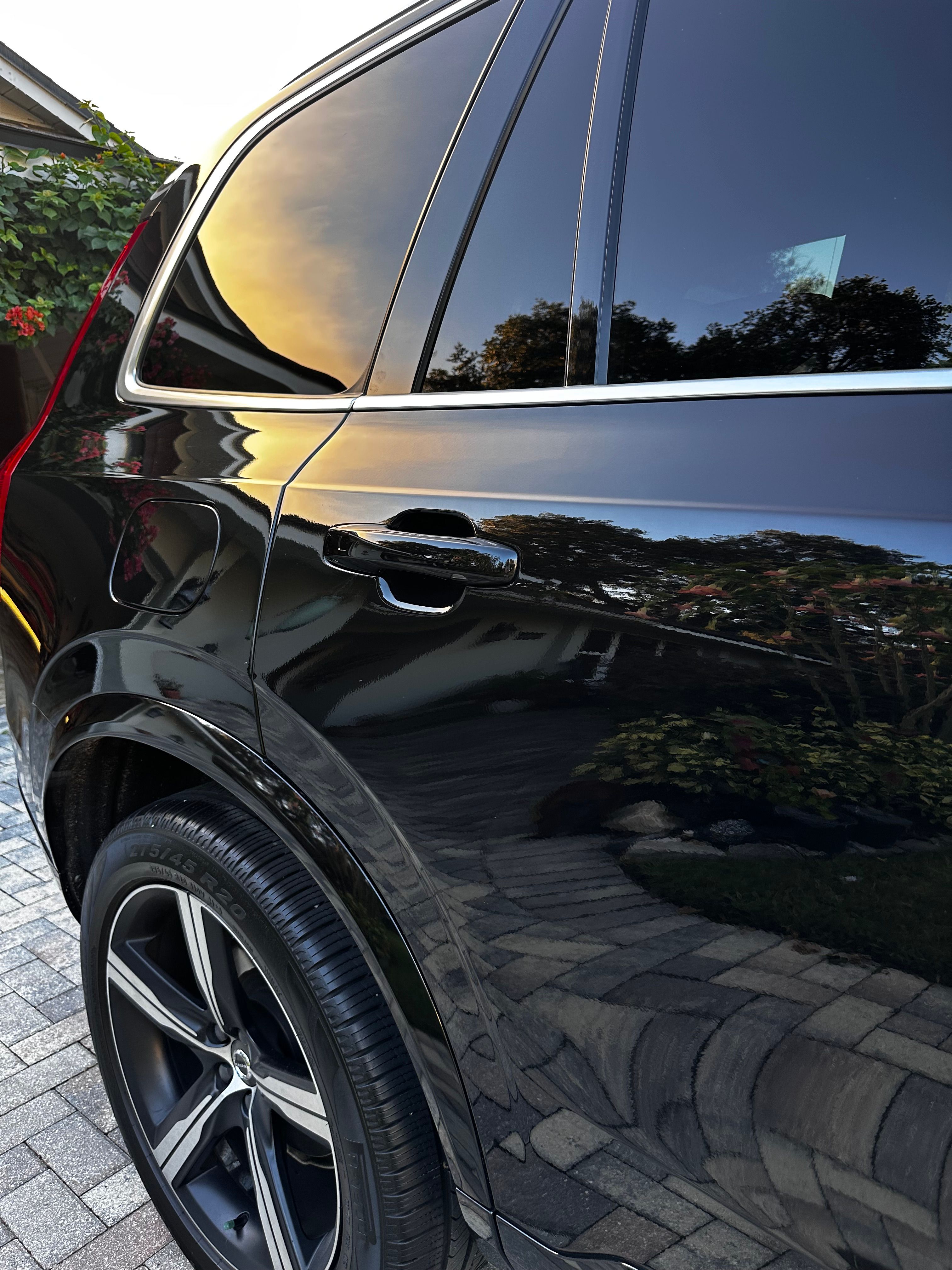Used 2019 Volvo XC90 T6 R-Design w/ Protection Package Premier AWD/4WD image 14