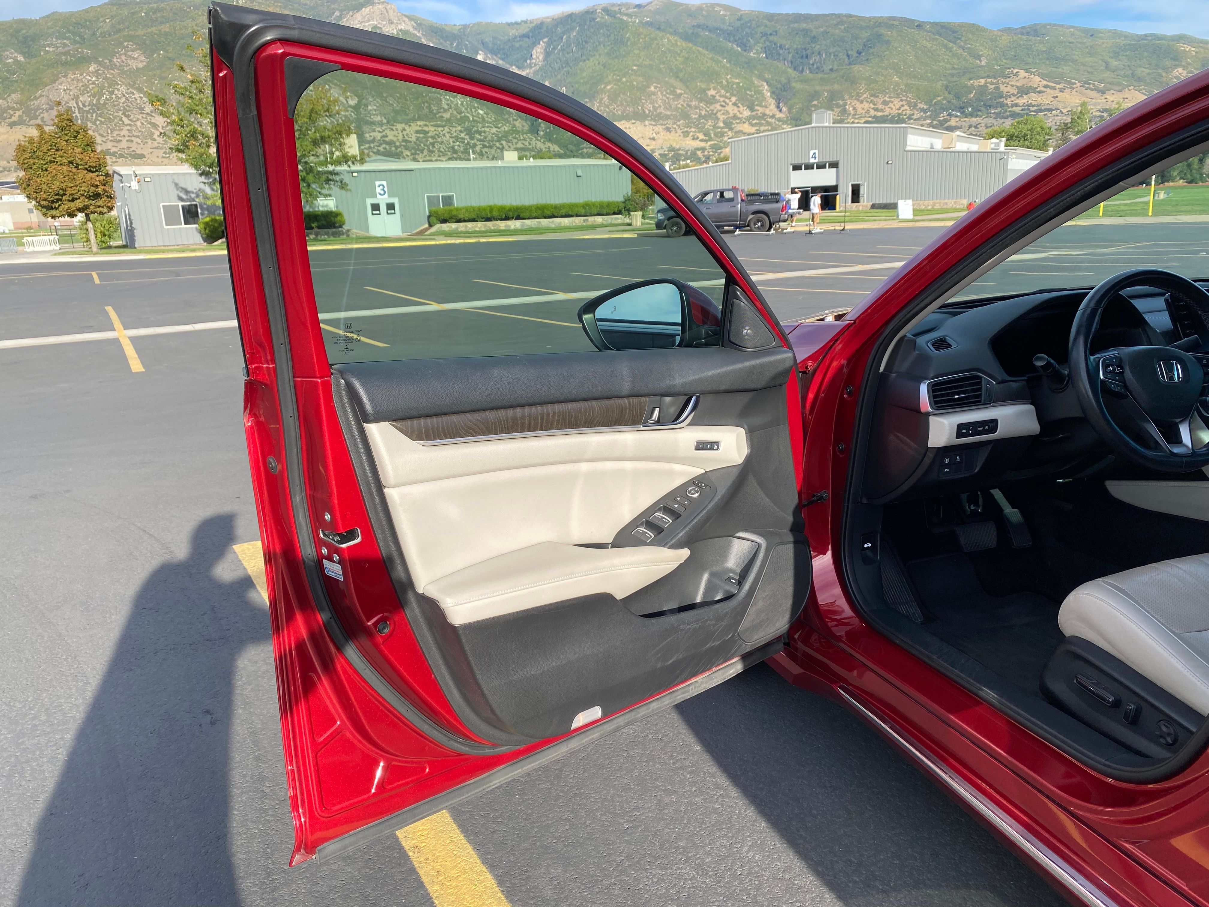 Used 2018 Honda Accord Touring image 19