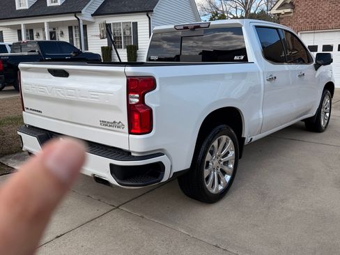 Used 2021 Chevrolet Silverado 1500 High Country w/ Technology Package image 5