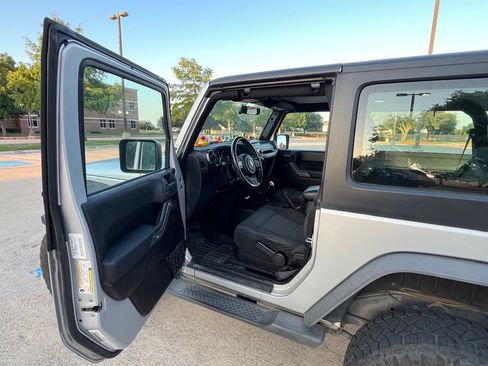 Used 2012 Jeep Wrangler Sport AWD/4WD image 15