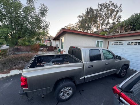 Used 2007 Dodge Dakota SLT w/ Trailer Tow Group image 2