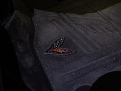 Used 2020 Chevrolet Corvette Stingray Premium Cpe w/ 3LT Preferred Equipment Group image 29