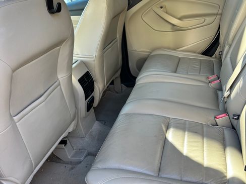 Used 2015 Ford Escape SE w/ Equipment Group 201A image 10