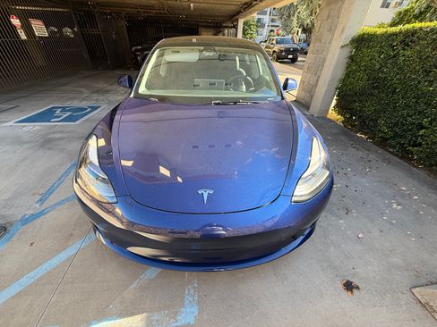 Used 2023 Tesla Model 3 Standard Range RWD image 2