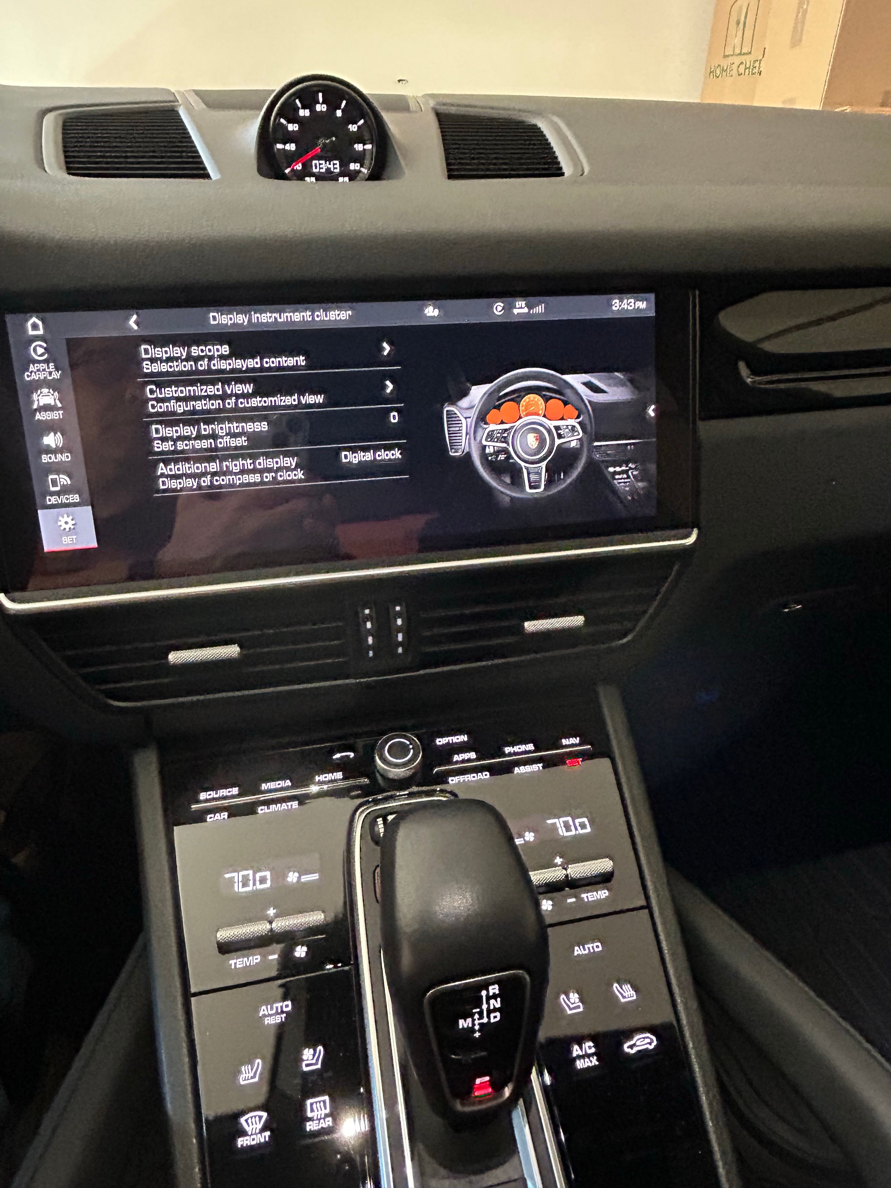 Used 2020 Porsche Cayenne AWD/4WD image 16