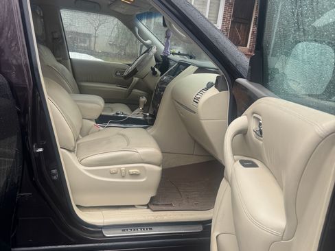 Used 2013 INFINITI QX56 4WD w/ Deluxe Touring Pkg image 12