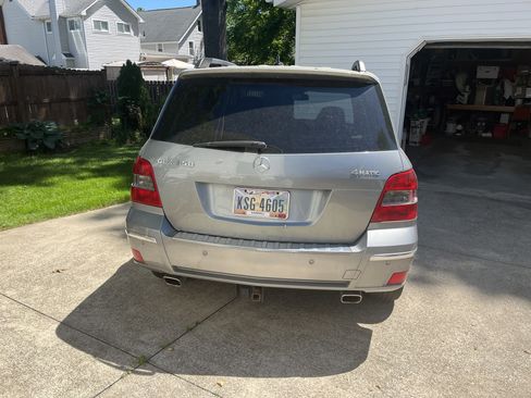 Used 2011 Mercedes-Benz GLK 350 4MATIC image 5