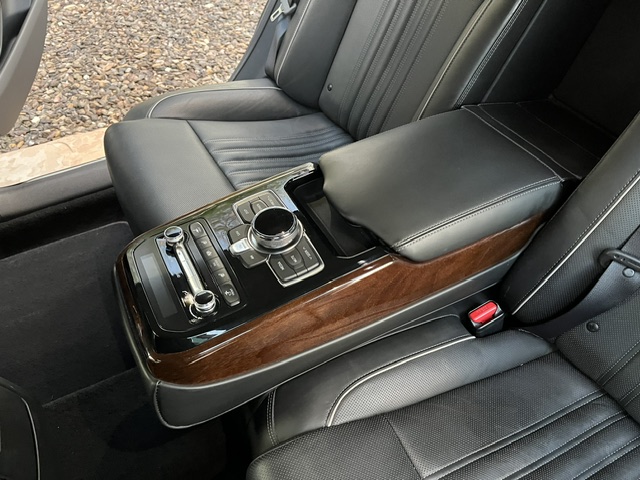 Used 2017 Genesis G90 3.3T Premium RWD image 22