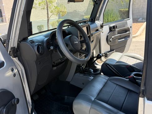 Used 2009 Jeep Wrangler X AWD/4WD image 14