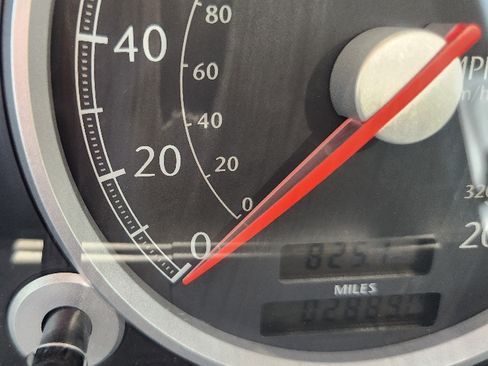 Used 2005 Chrysler Crossfire SRT-6 image 11