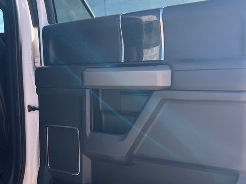 Used 2022 Ford F250 Platinum w/ FX4 Off-Road Package image 12