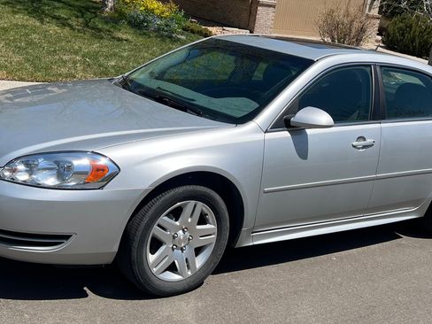 Used 2012 Chevrolet Impala LT w/ LT Sunroof Package FWD image 4