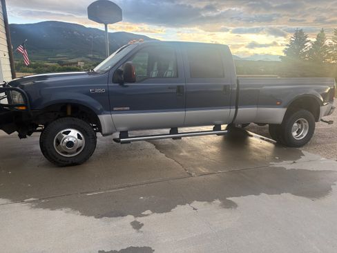 Used 2004 Ford F350 Lariat AWD/4WD image 1