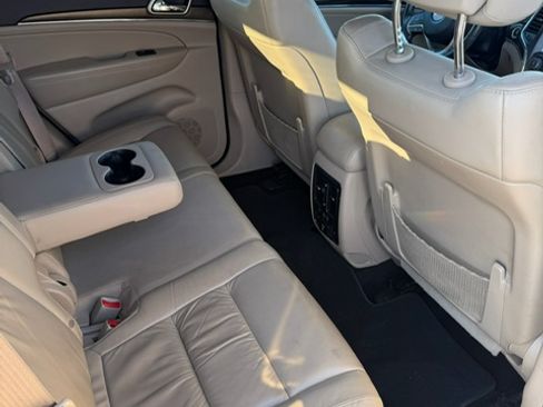 Used 2014 Jeep Grand Cherokee Limited RWD image 8