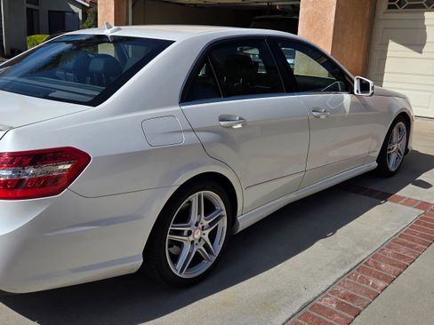 Used 2013 Mercedes-Benz E 350 Sedan image 4