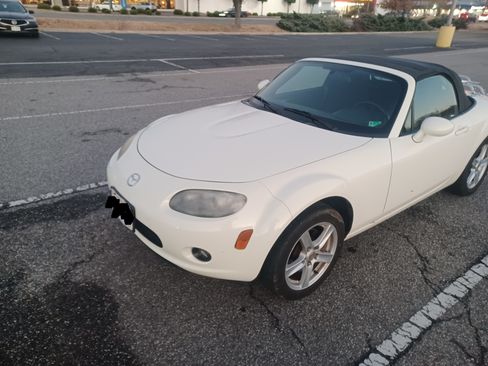 Used 2007 MAZDA MX-5 Miata Sport w/ Convenience Pkg image 1