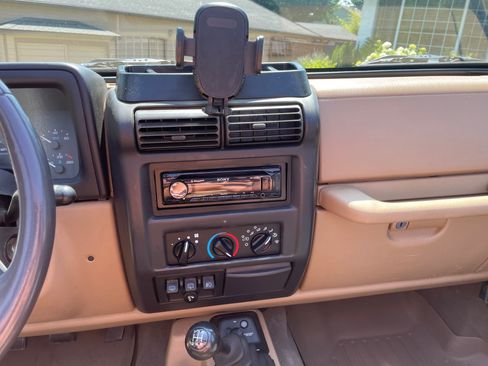 Used 1999 Jeep Wrangler Sahara image 8