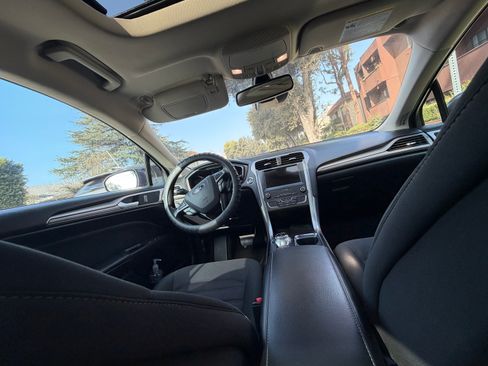 Used 2019 Ford Fusion SE image 6