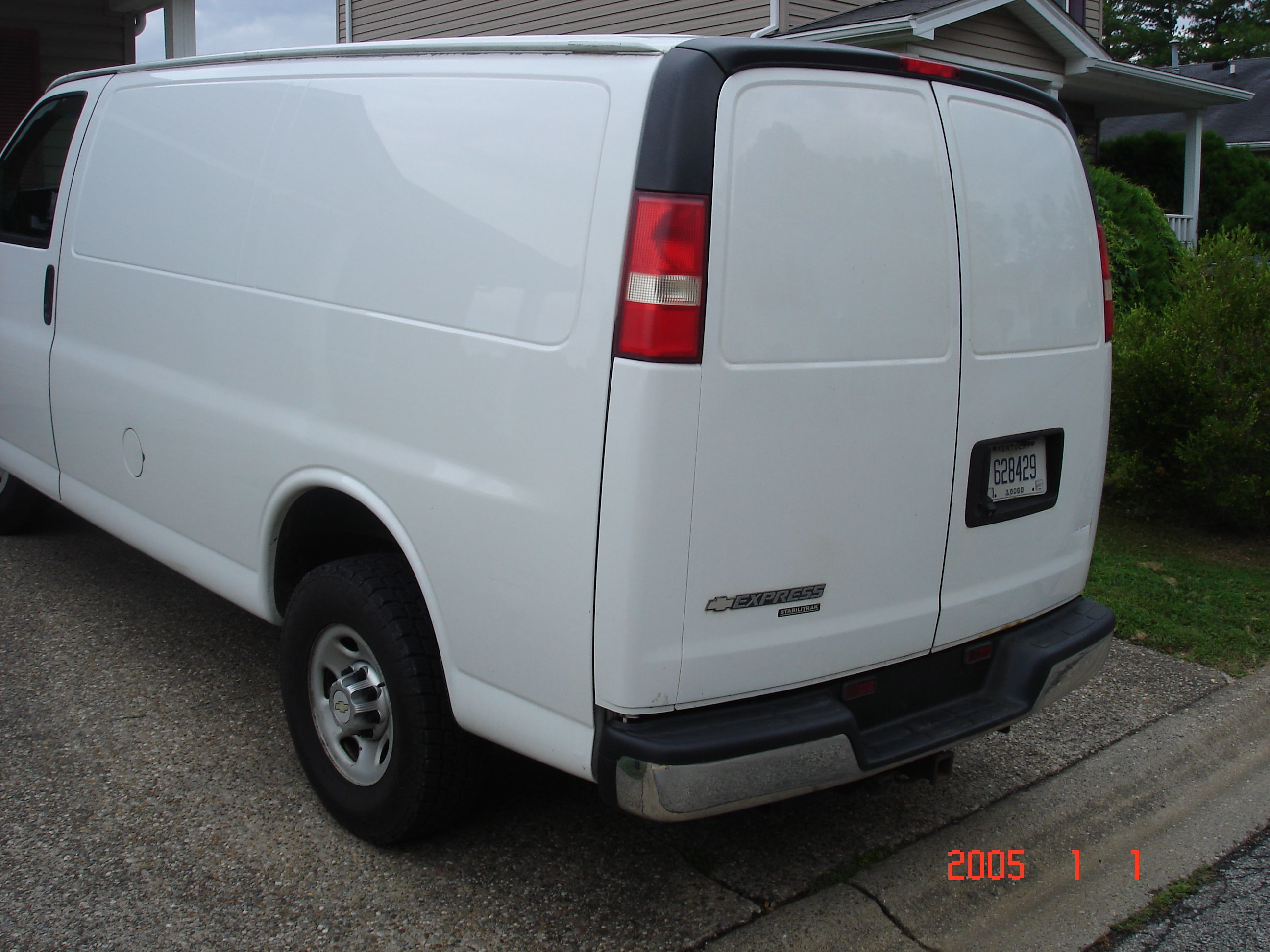 Used 2013 Chevrolet Express 2500 RWD image 9