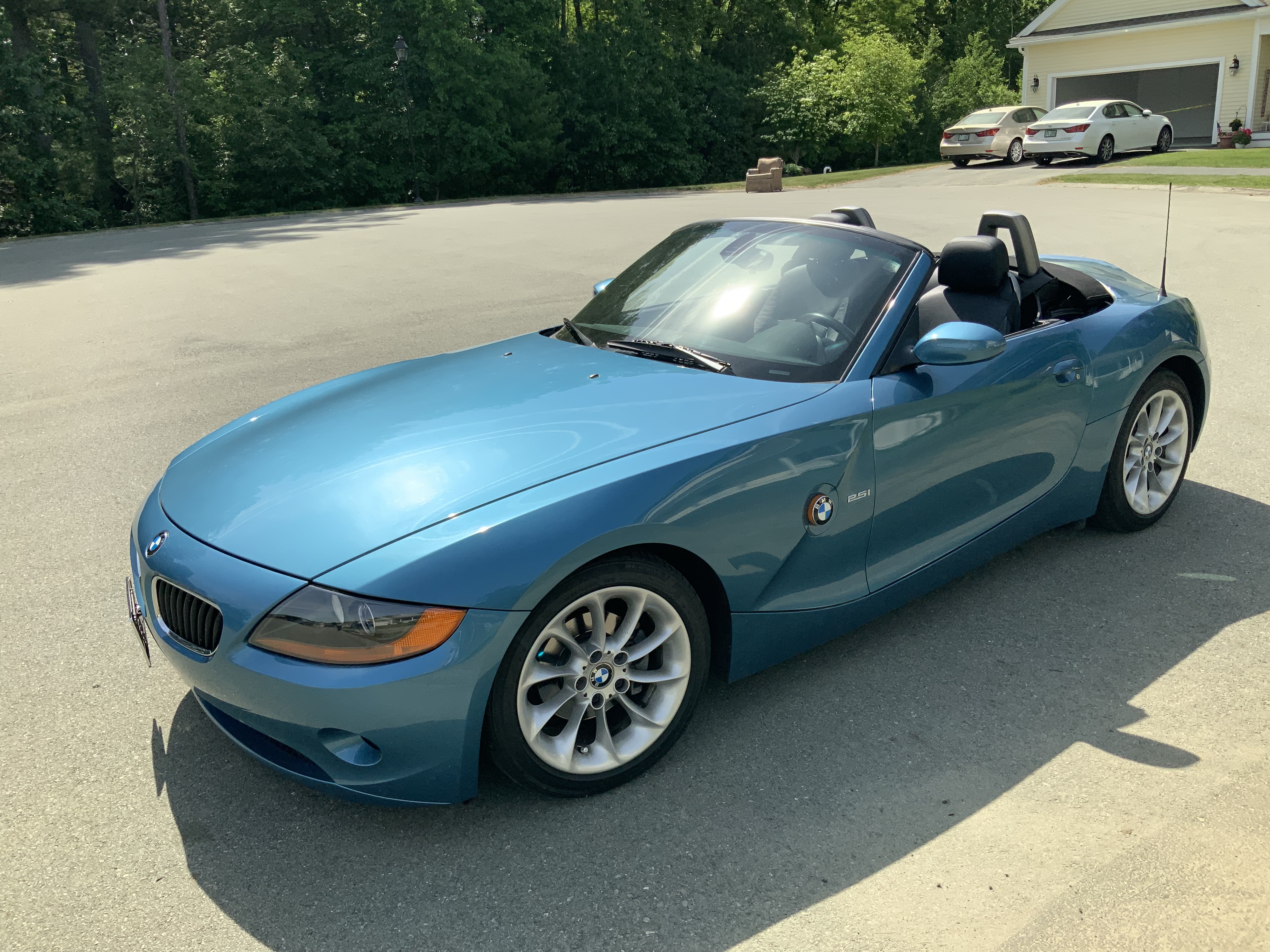 Used 2003 BMW Z4 2.5i RWD image 1