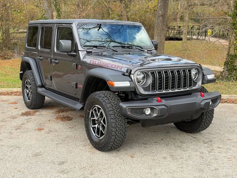Used 2026 Jeep Wrangler Unlimited Rubicon image 2