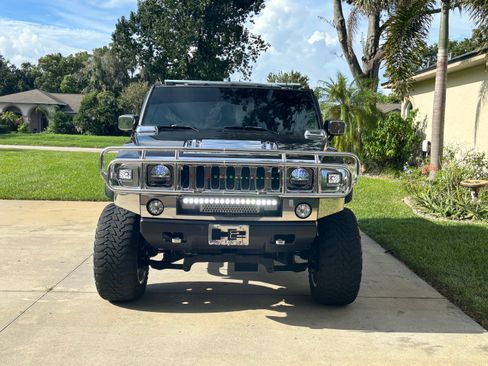 Used 2005 HUMMER H2 SUT w/ Preferred Equipment Group AWD/4WD image 13